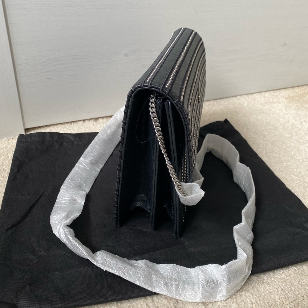 **AUTHENTIC YSL HANDBAG** - Picture 4 of 16